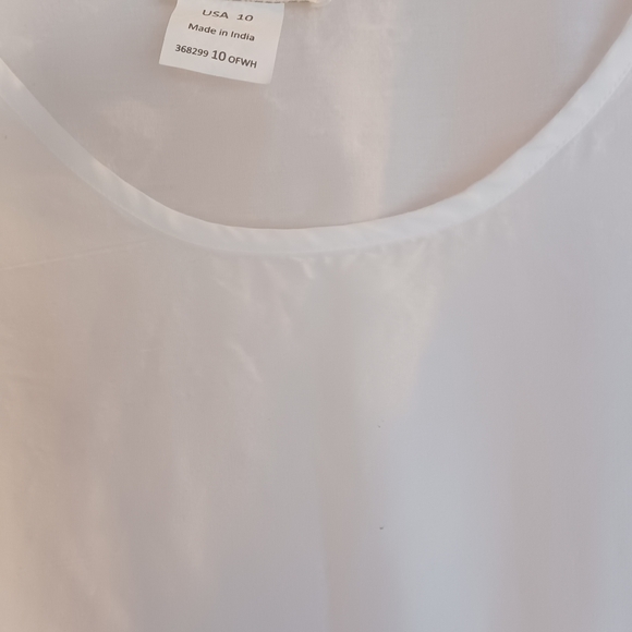 Beautiful 100% cotton top. Excellent condition. - Picture 3 of 9